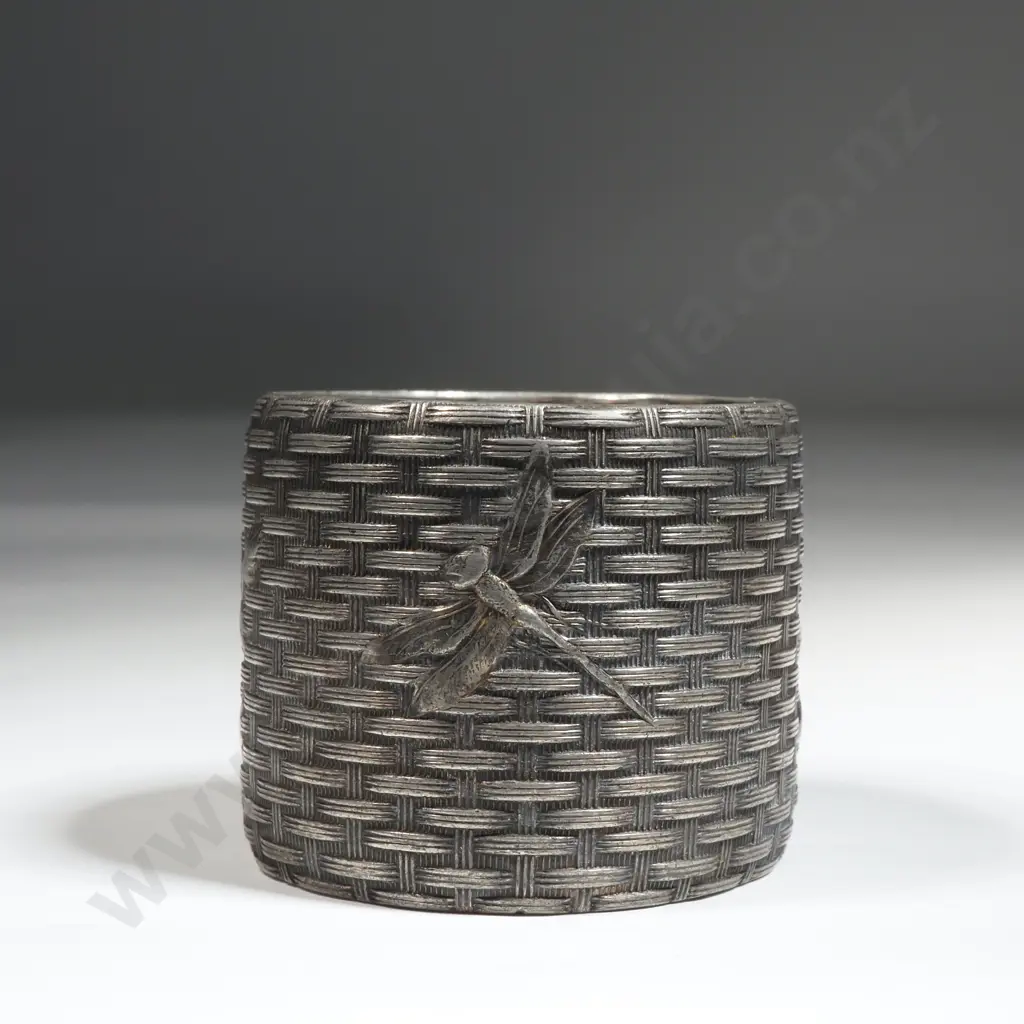 Silver Metal Napkin Ring w Weave Pattern & Blank Cartouche. Image 1++