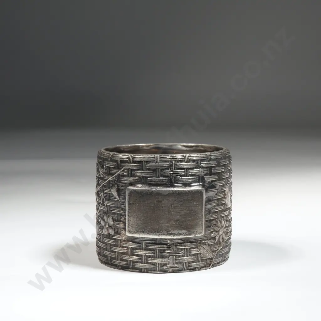 Silver Metal Napkin Ring w Weave Pattern & Blank Cartouche. Image 1++