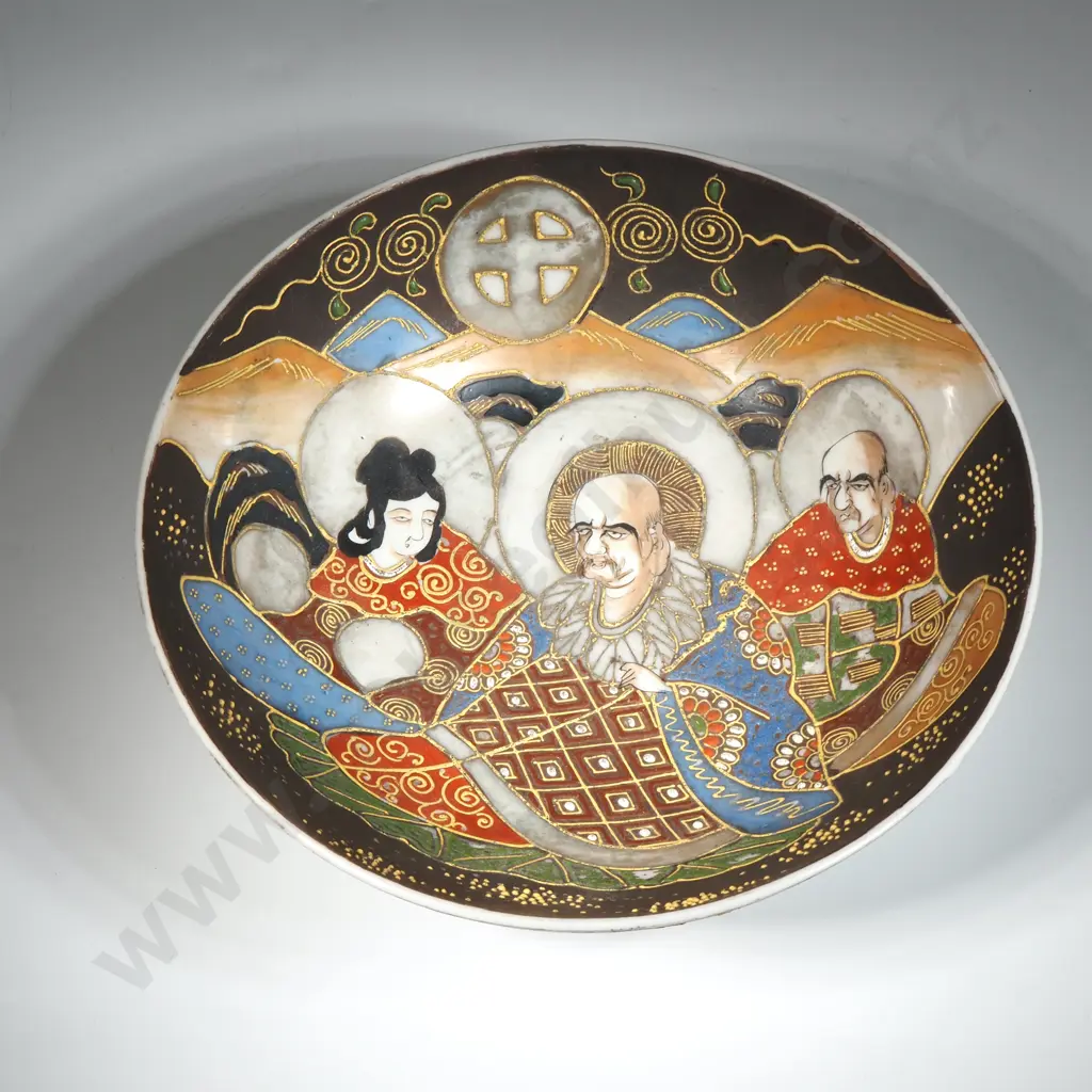 Vintage Japanese Satsuma Moriage Bowl. Probably Meiji Period. Decorated with Raised Enamel Work & Gilding On Carved Base Image 1++