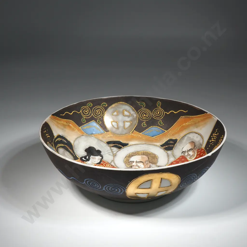 Vintage Japanese Satsuma Moriage Bowl. Probably Meiji Period. Decorated with Raised Enamel Work & Gilding On Carved Base Image 1++