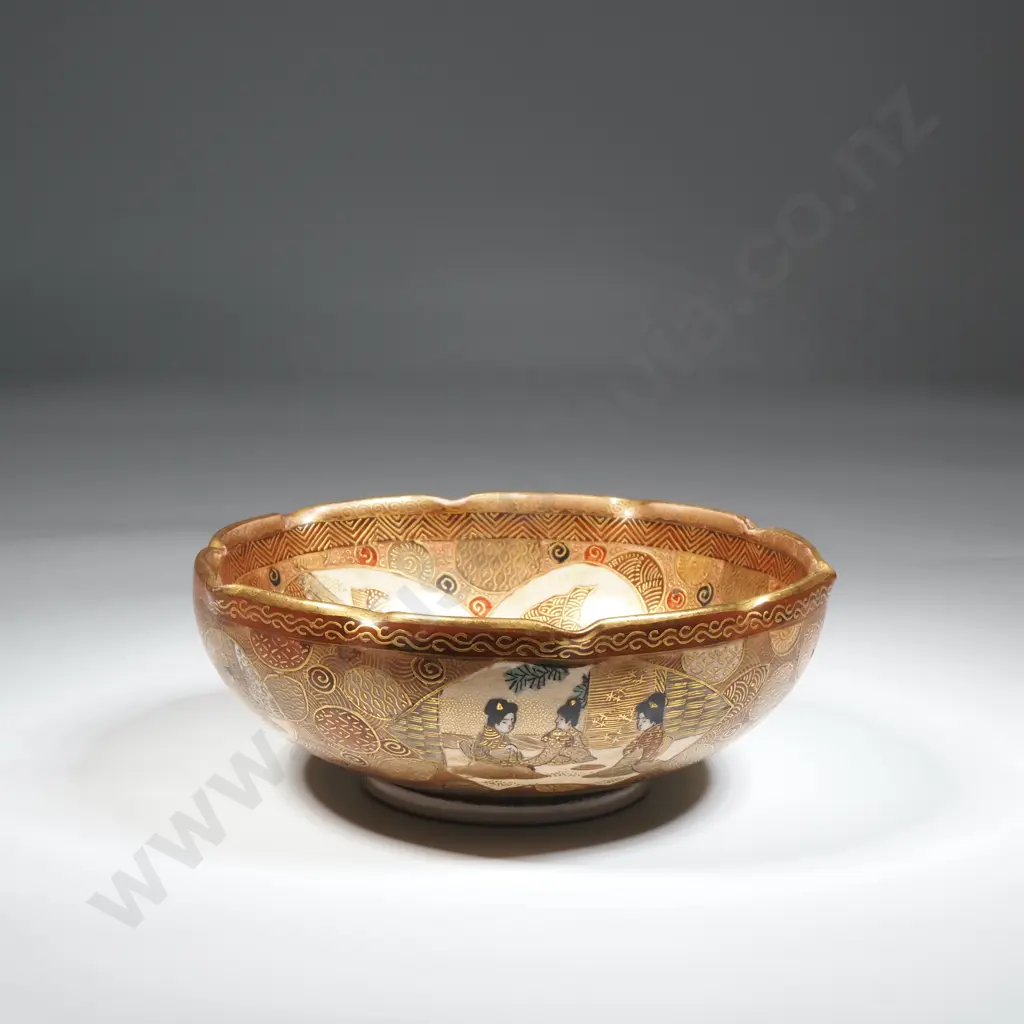 Satsuma Bowl w Japanese Gold Motif. Image 1++
