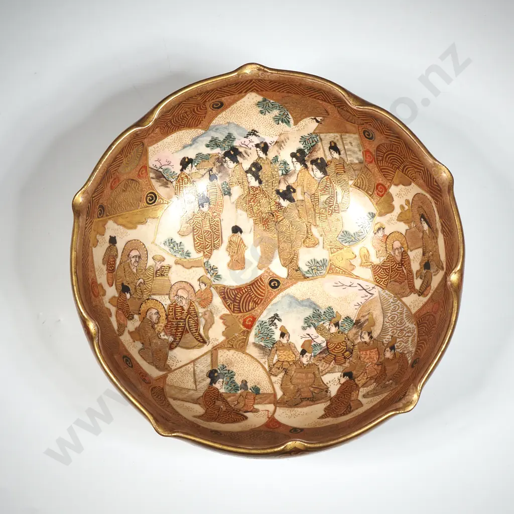 Satsuma Bowl w Japanese Gold Motif. Image 1++