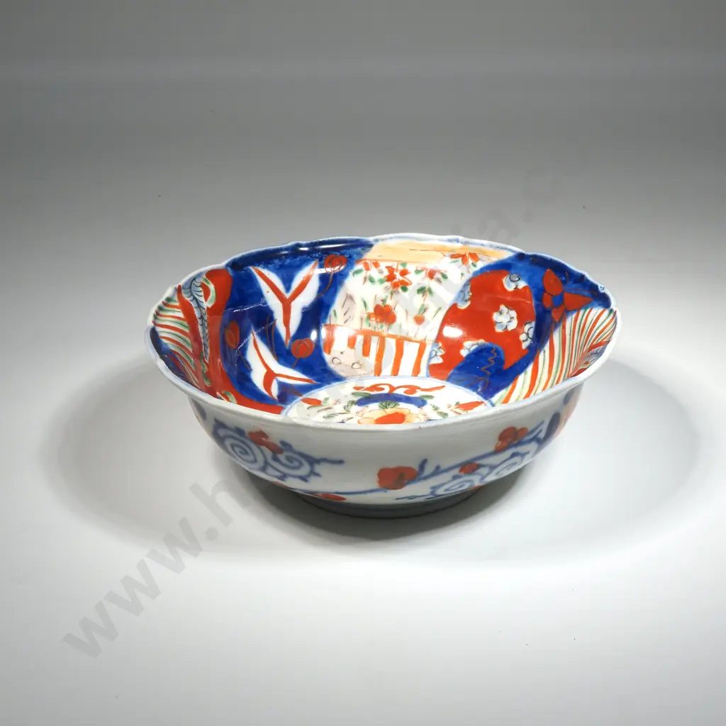 Imari Porcelain Bowl With Shaped Edge & Strong Imari Colouring. Image 1++