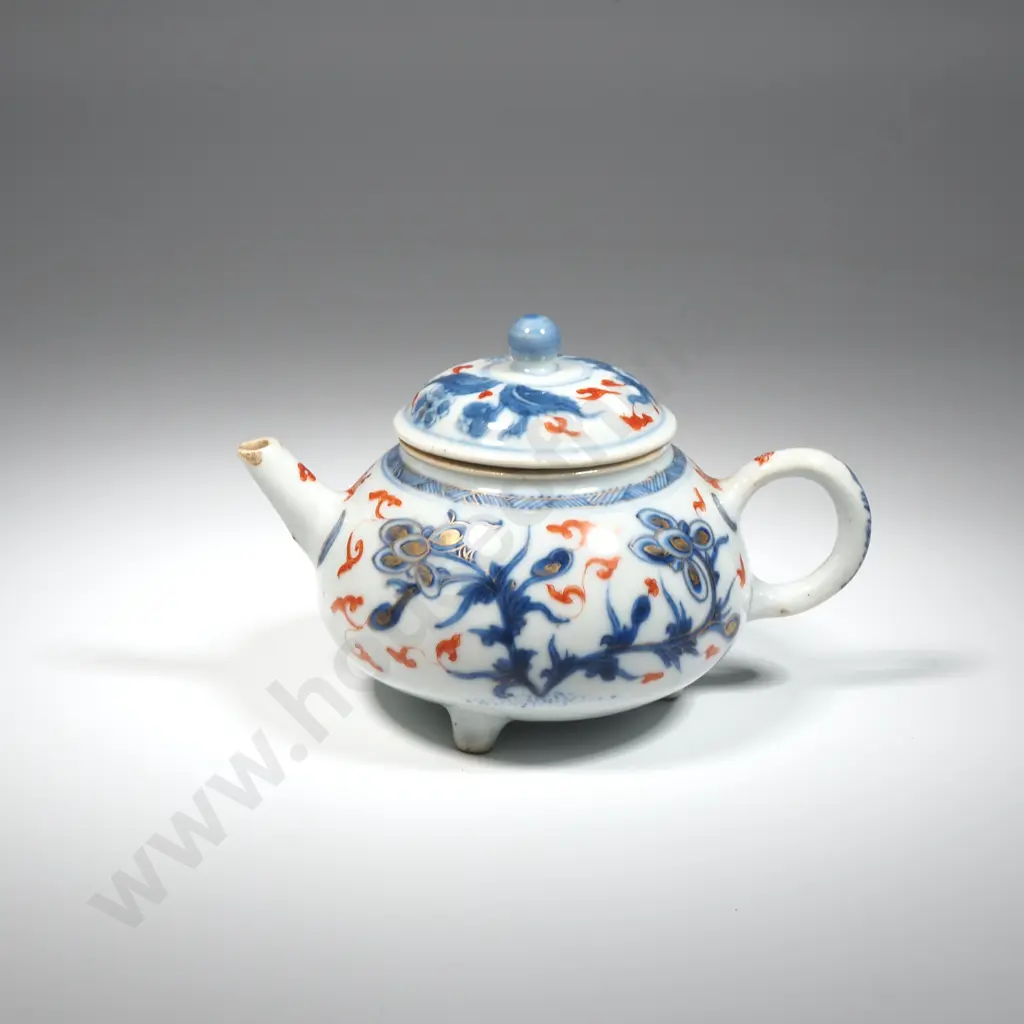 Antique Small Imari  Teapot. Possibly Chinese. Decorated with Underglaze Blue & Iron Red & Gilding In Imari Style. Image 1++
