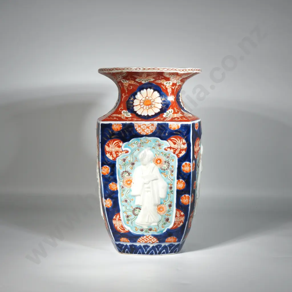 Late 19th Japanese Imari Vase With Embossed Japanese Figures In White On Each Panel Image 1++