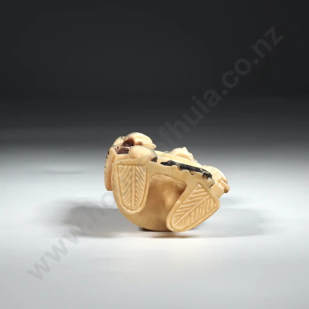 Ivory Netsuke Of a Man With Fan & Dog  Image 1++