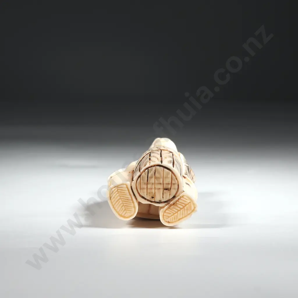 Ivory Okimono Of a A Man With A Pipe & A Cup Image 1++