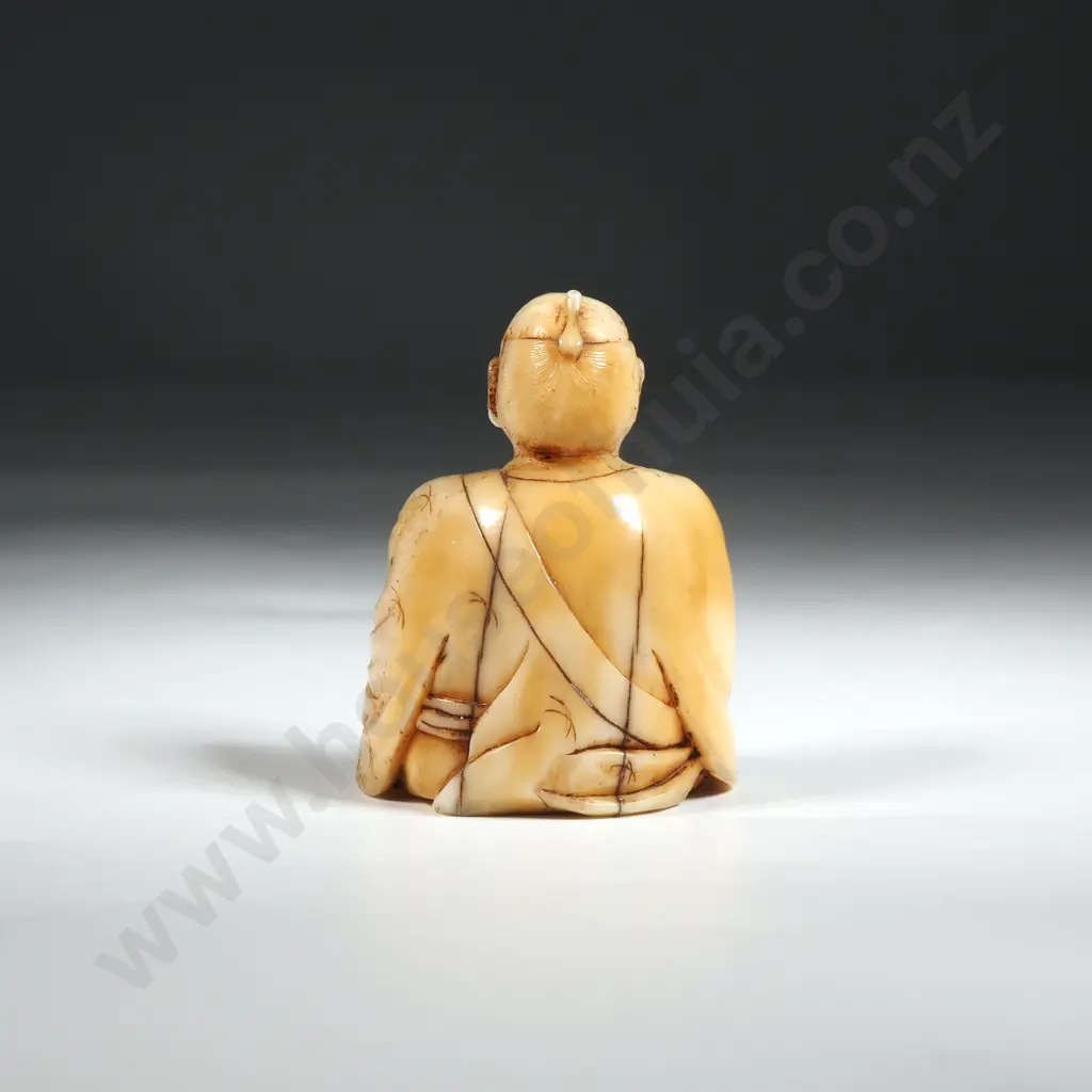 Ivory Netsuke Of a Seated Man With Open Mouth Image 1++
