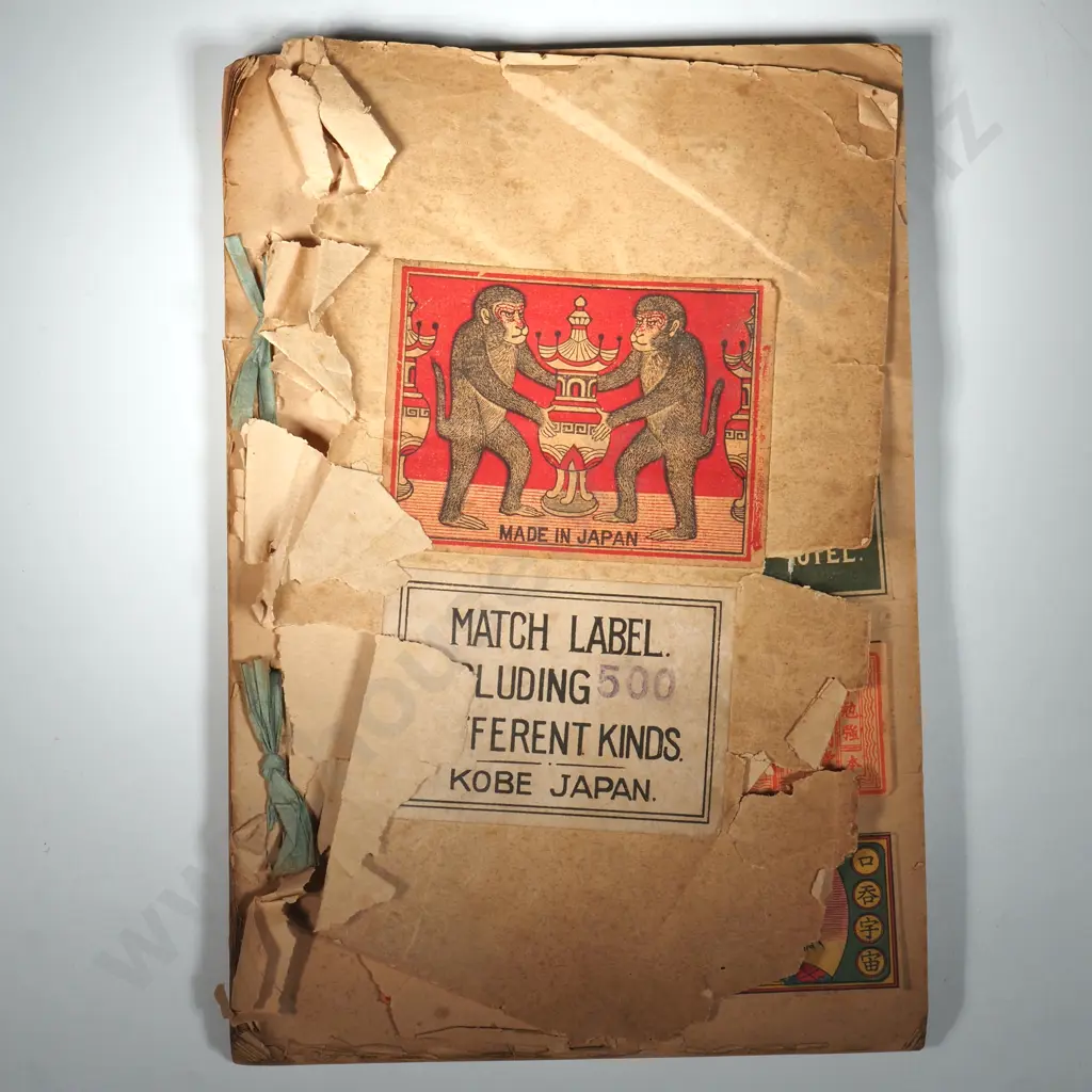 Vintage album Of 500 Match Labels  Image 1++