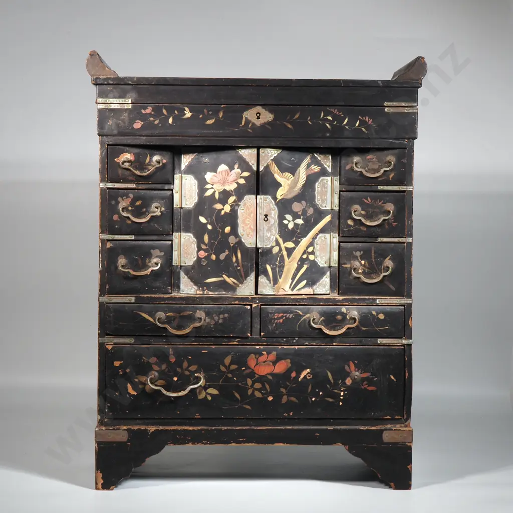 Lacquered Antique Asian Wooden Jewellery Chest -   w Painted Motif & Metal Handles & Lock. Image 1++
