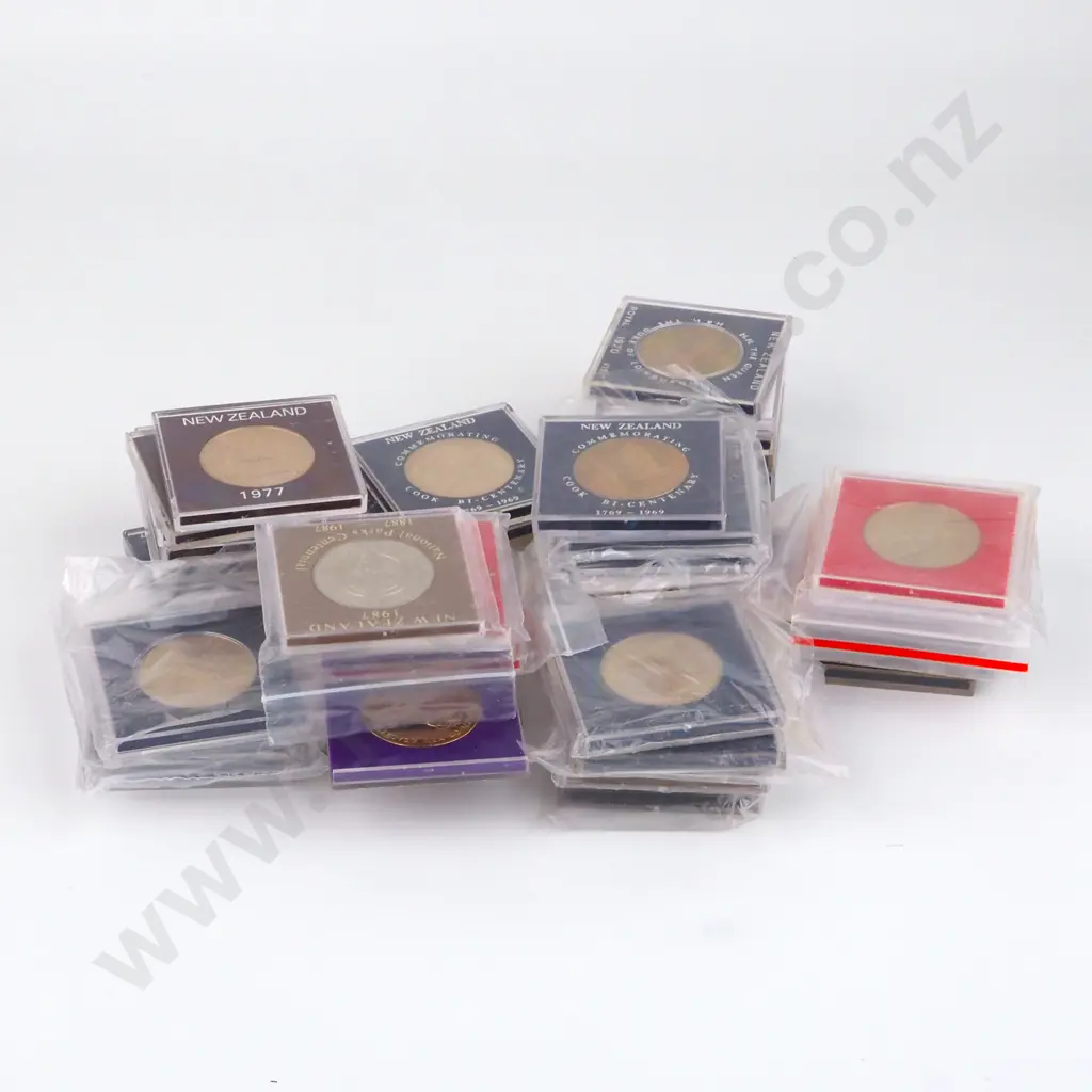 Assorted Lot of 50 New Zealand UNC One Dollar Coins  Image 1++