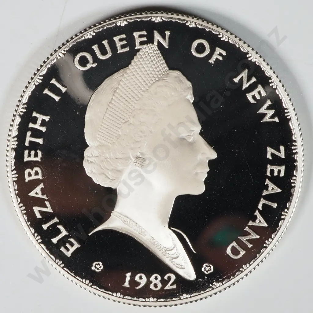 1982 New Zealand Silver One Dollar Proof Coin - Uncased  Image 1++