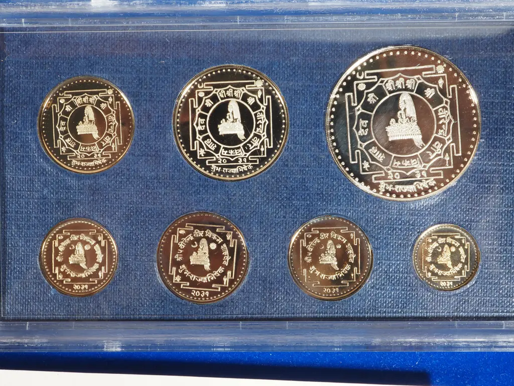 Two Cased Proof Coin Sets - Singapore & Nepal  Image 1++