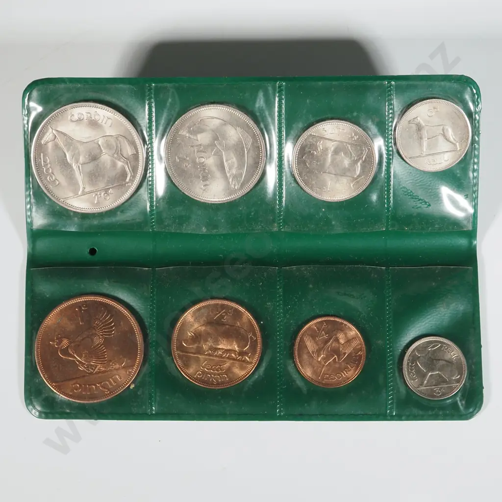 1961 Irish Coin set in Green Folder  Image 1++