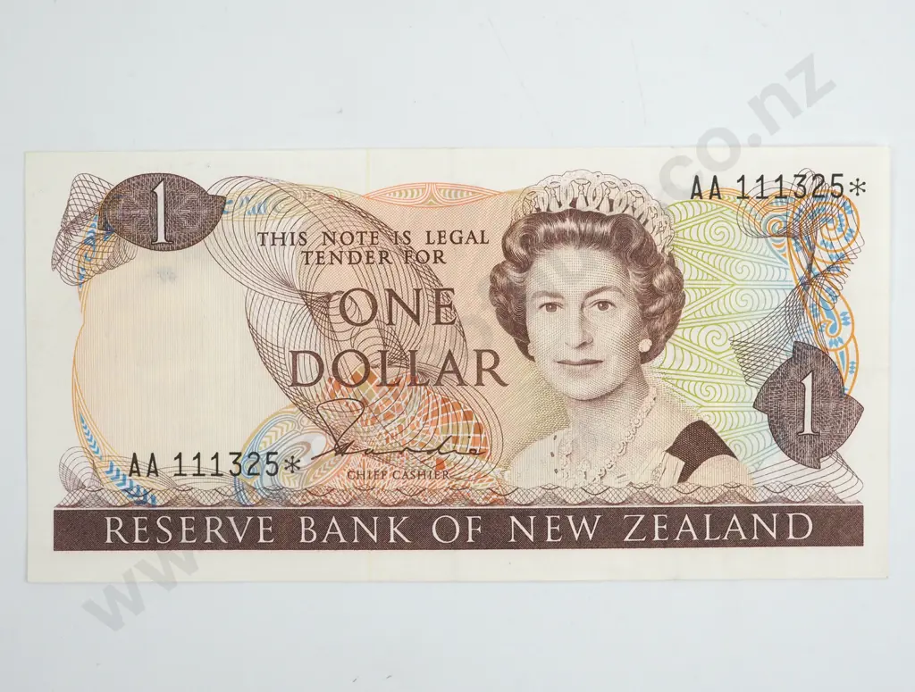 New Zealand One Dollar Knight Star Banknote AUNC  Image 1++
