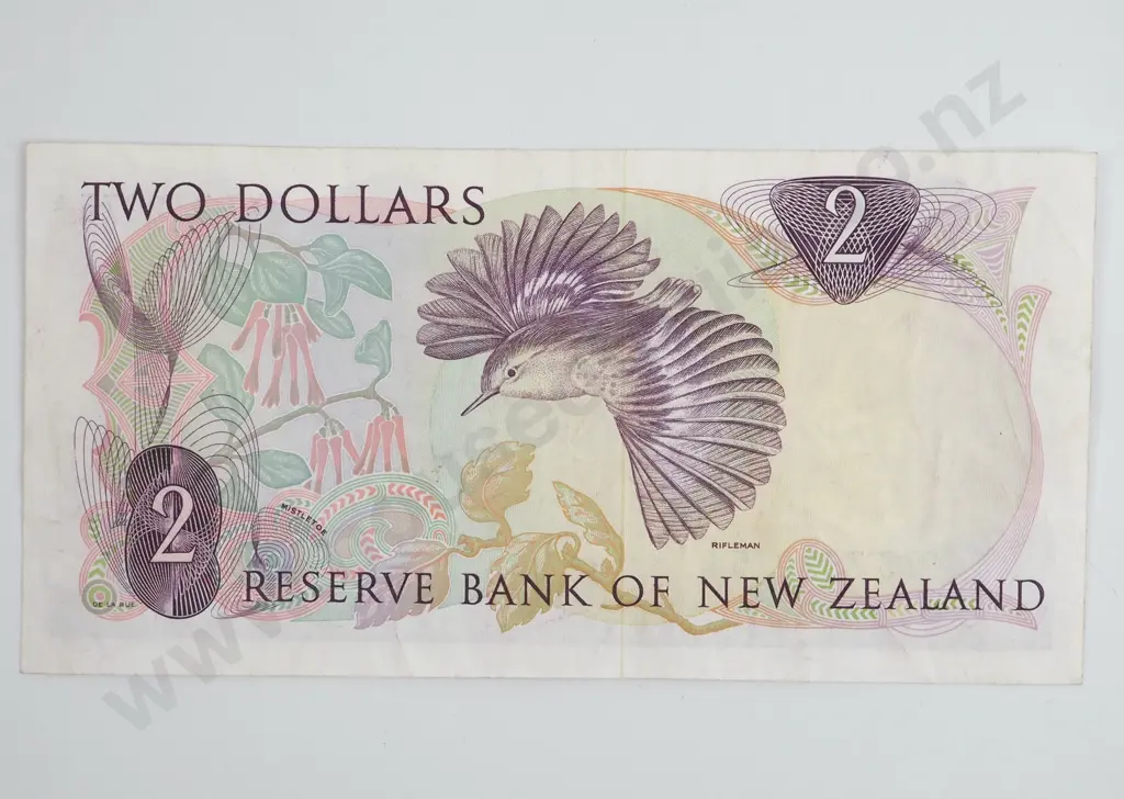 New Zealand Two Dollar Hardie Star Banknote 9Y3 Image 1++