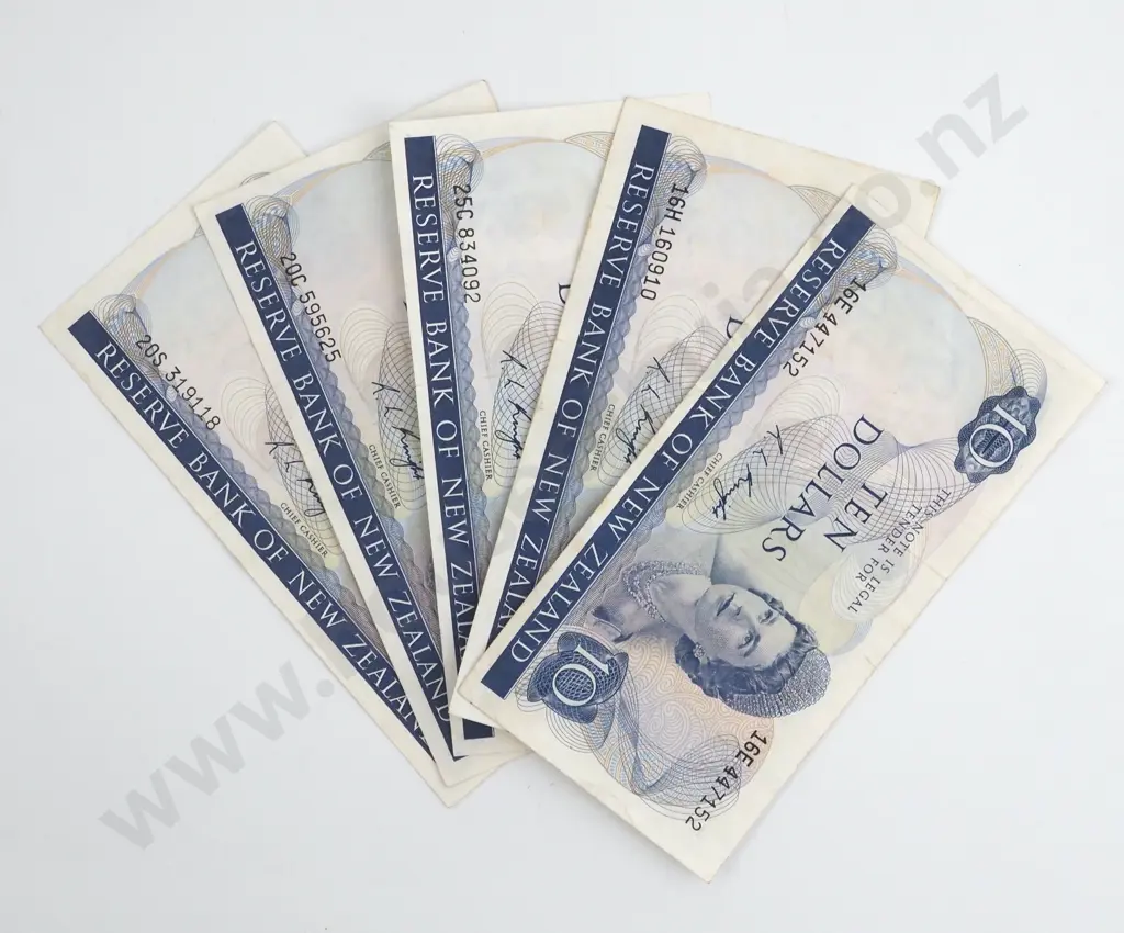 Five 10 Dollar New Zealand Knight Banknotes - Better Grades  Image 1++