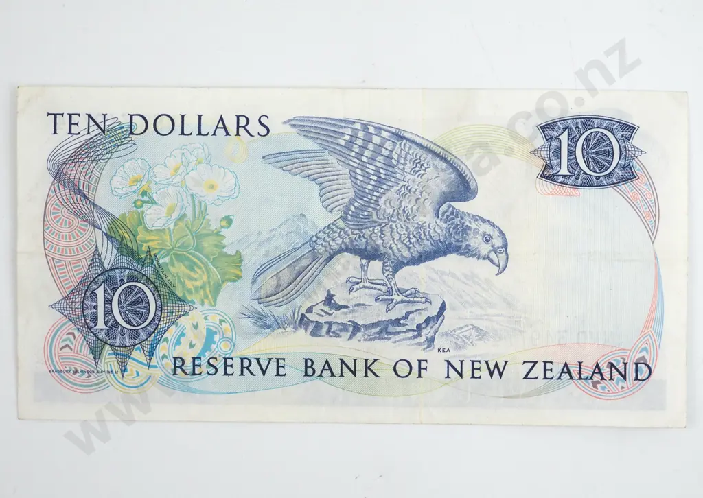 New Zealand Ten Dollar Russell Banknote  Image 1++