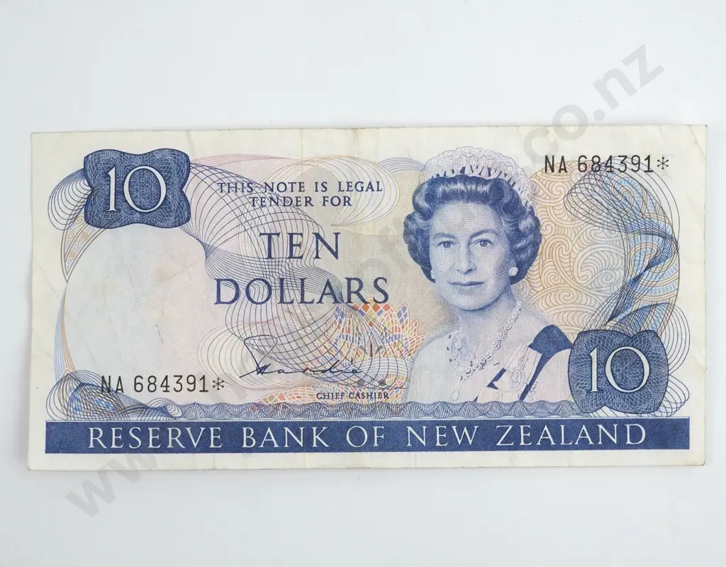 New Zealand Ten Dollar Hardie Star Banknote NA Image 1++