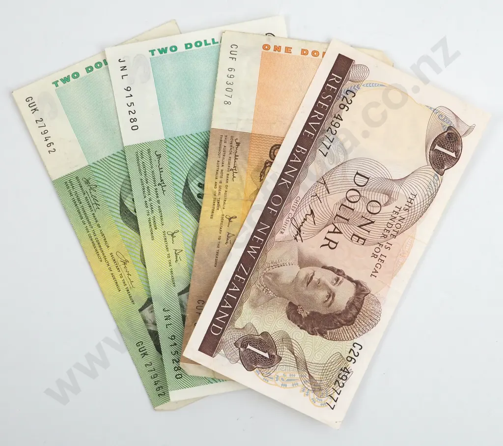 AUNC Knight New Zealand One Dollar Banknote & One 1 Dollar & 2 Two Dollar Australian Banknotes  Image 1++