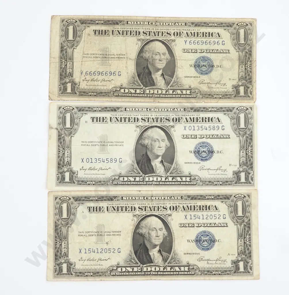 Three United States of America Silver Certificate One Dollar Banknotes  Image 1++