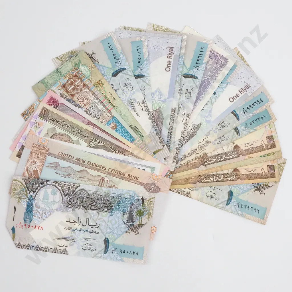 Large Assorted Lot of Arabian Banknotes  Image 1++