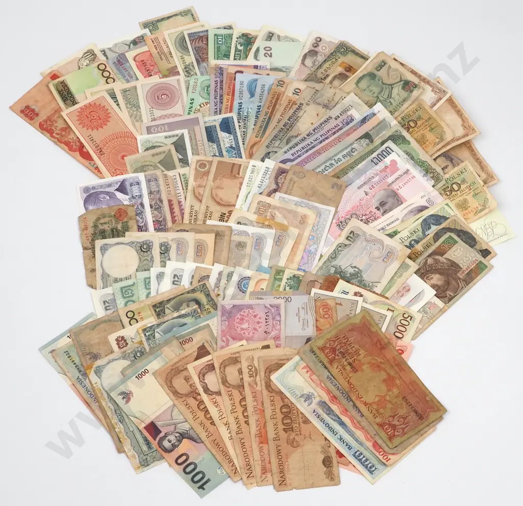Approximately 30 Vintage World Banknotes  Image 1++