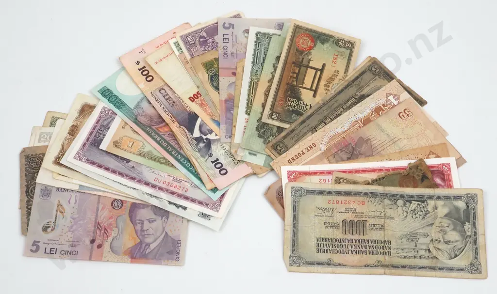Approximately 30 Vintage World Banknotes  Image 1++