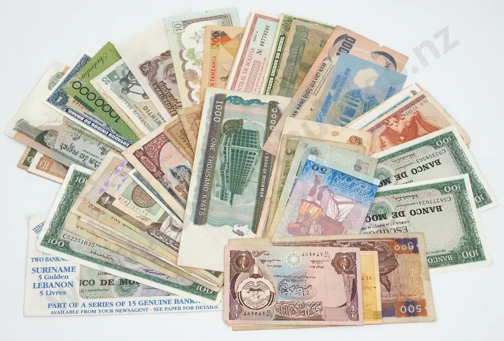 Approximately 30 Vintage World Banknotes  Image 1++