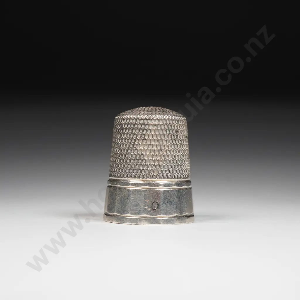 Sterling Silver Simons & Sons Thimble w Facetted Base - Marked Sterling - Size 10 Image 1++