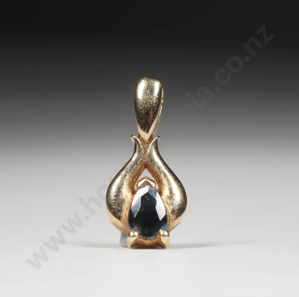 9ct Gold Sapphire Pendant Image 1++