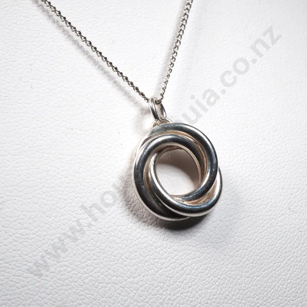 Sterling Silver Circular Pendant On Chain Image 1++