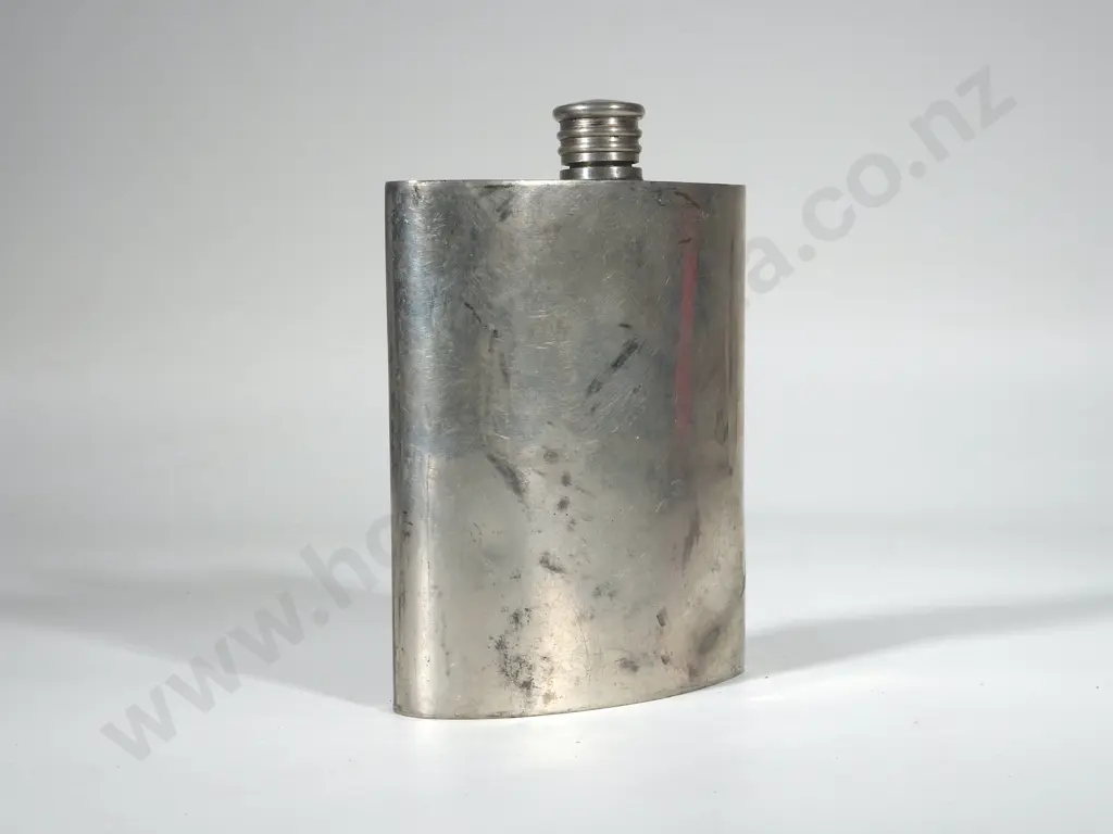 Silver Plate 8oz Whiskey Flask Image 1++