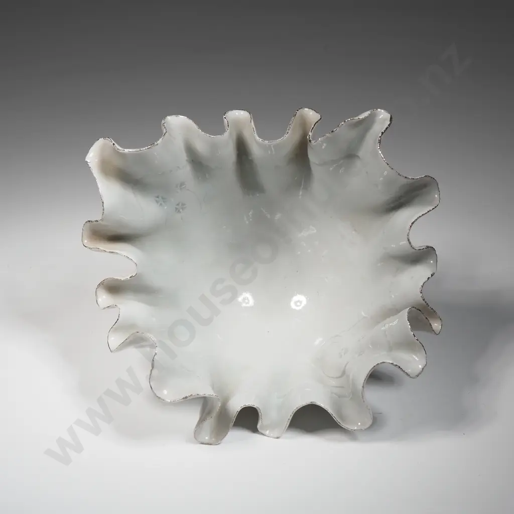 A Barbara Hockenhull Art Pottery Handerkerchief Vase Image 1++