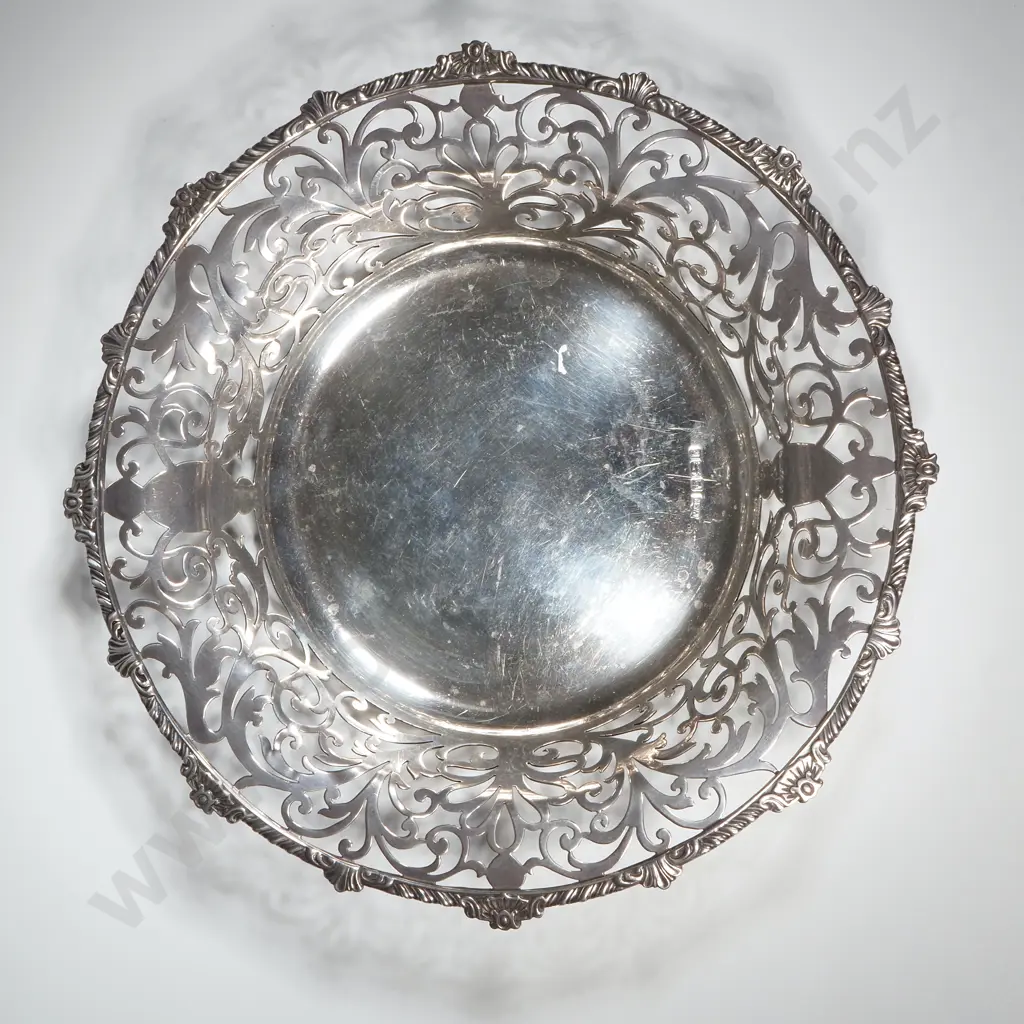 Sterling Silver Basket With Pierced Work Rim. Mappin & Webb. Sheffield 1902  Image 1++