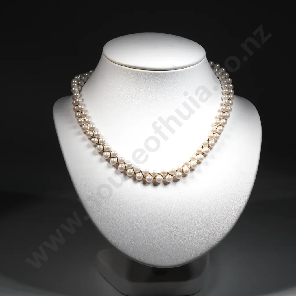 Avon Pearl Necklace Image 1++
