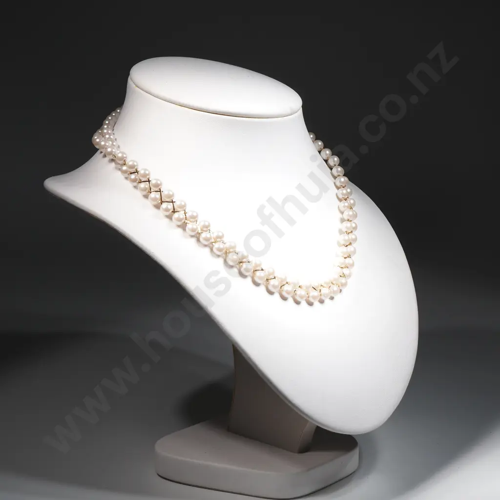 Avon Pearl Necklace Image 1++