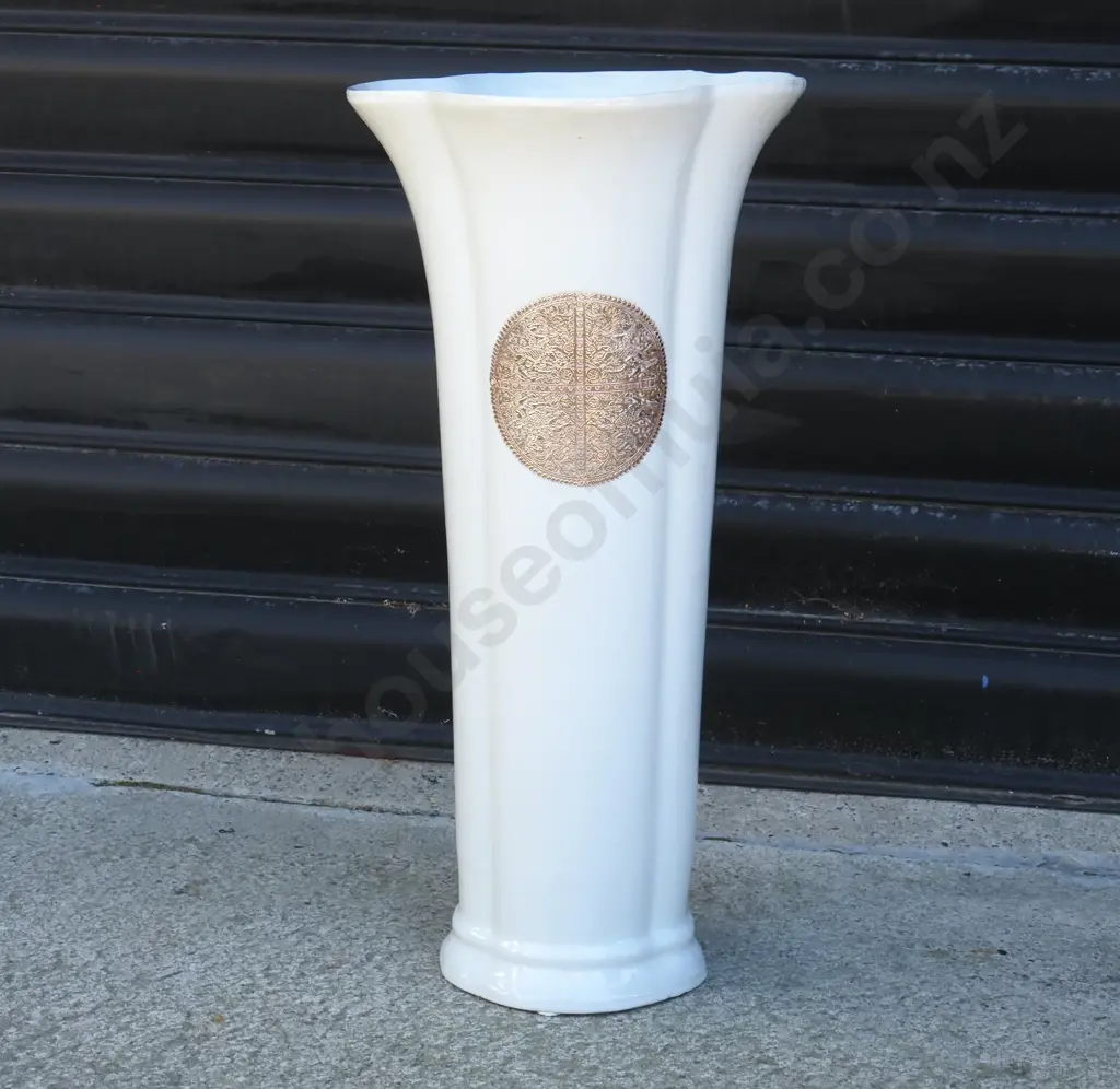 Chinese Porcelain Vase  Fabienne Jouvin France with Quatrefoil Shaped Rim & Silver Medallion Image 1++