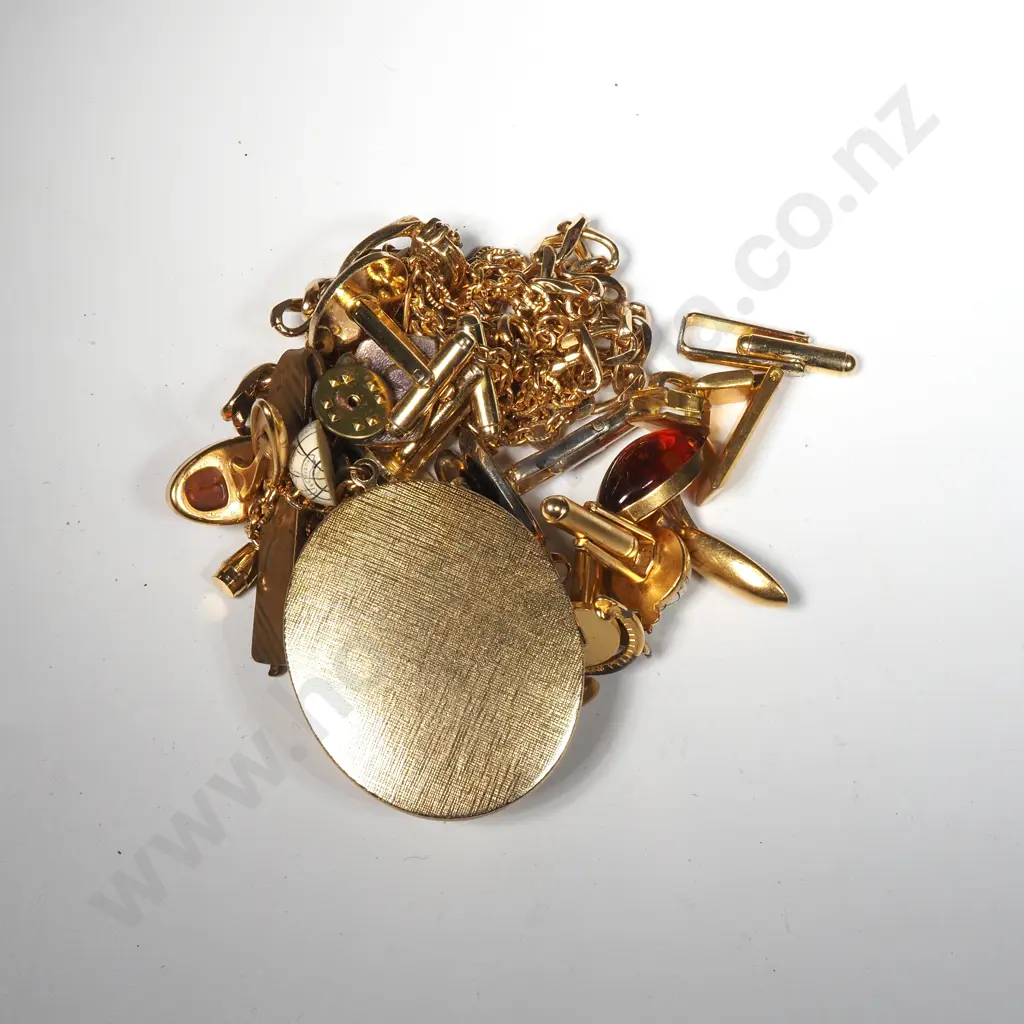 Bag Of Jewellery To Include Gold Tone Chains, Pendant & Cufflinks Image 1++
