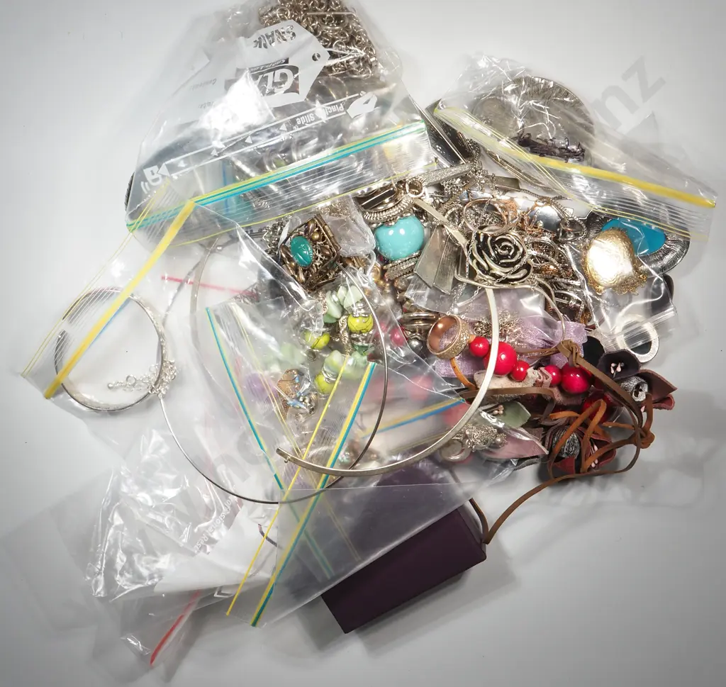 Large Quantity Of Costume Necklaces, Chokers, Pendants, Earrings, Rings, Chains Image 1++