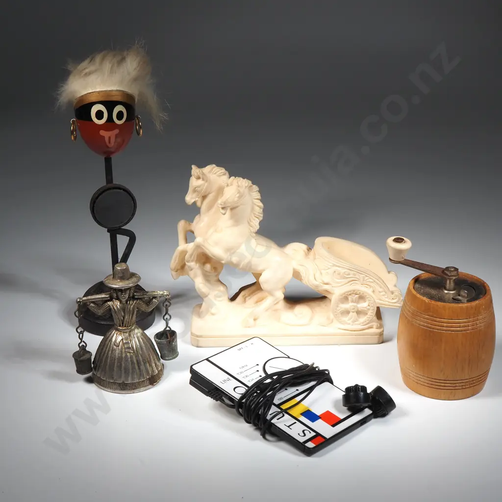 Assorted Vintage Items Image 1++