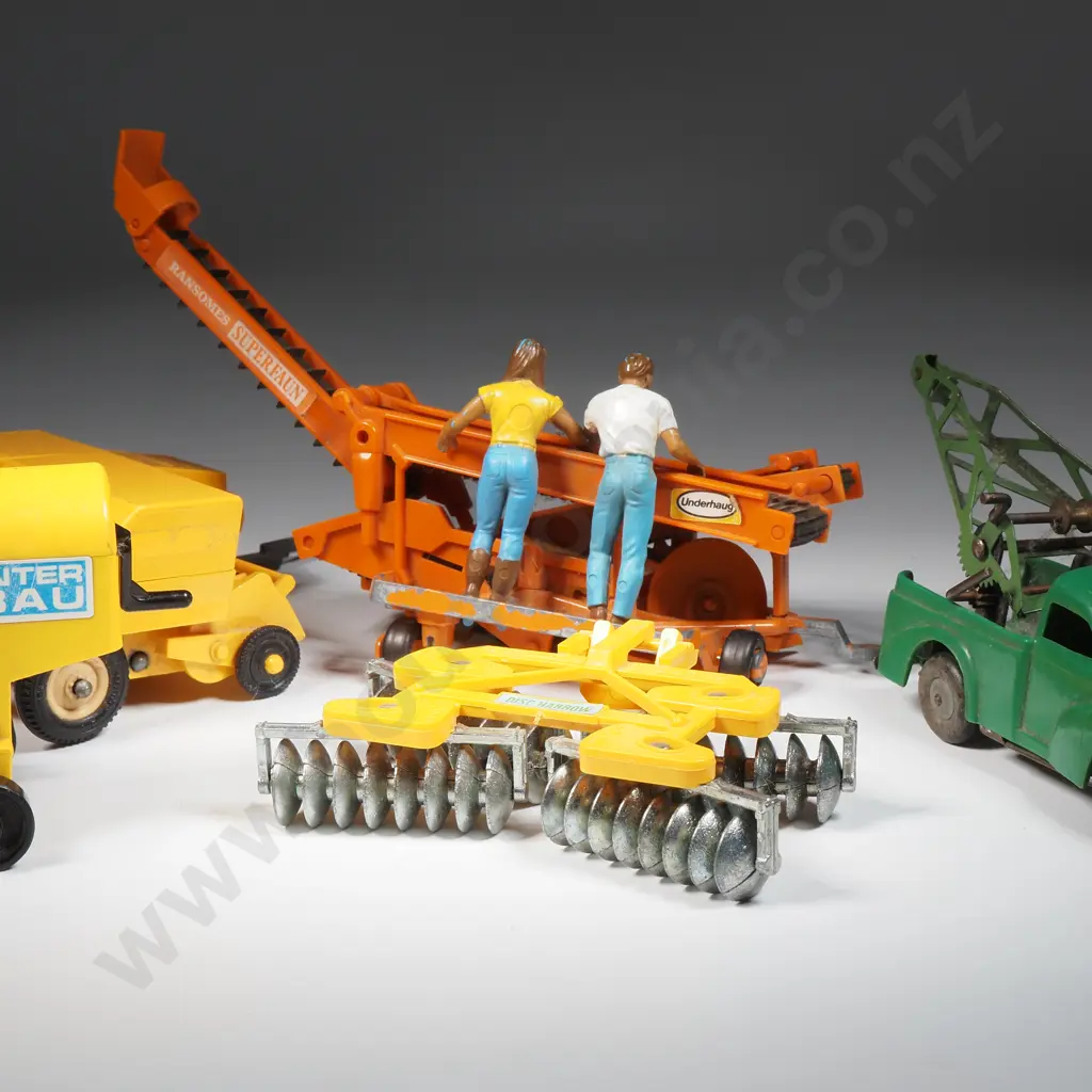 Britains Farm New Holland 940 Hay Baler, Britains New Holland Ransomes Superfaun Potato Harvester, Mower, Disc Harrow, Image 1++