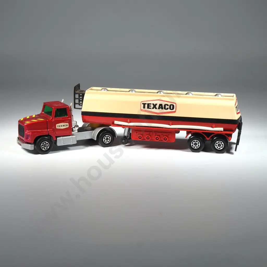 Matchbox 'Super Kings': K-18 Articulated Tanker "Texaco" Image 1++
