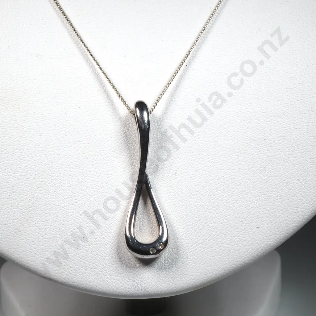Sterling Silver Loop  Pendant On Chain Image 1++