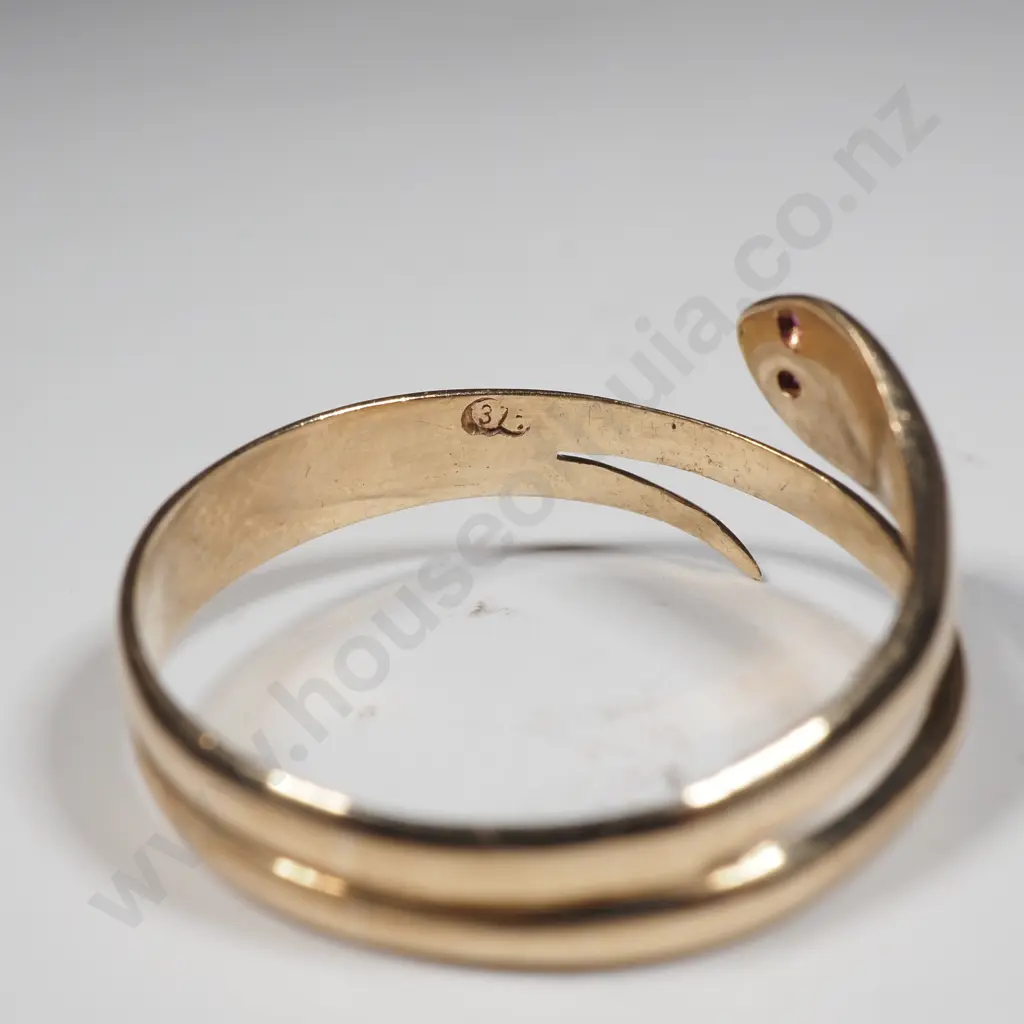 9ct Gold Snake Ring w Red Eyes Image 1++
