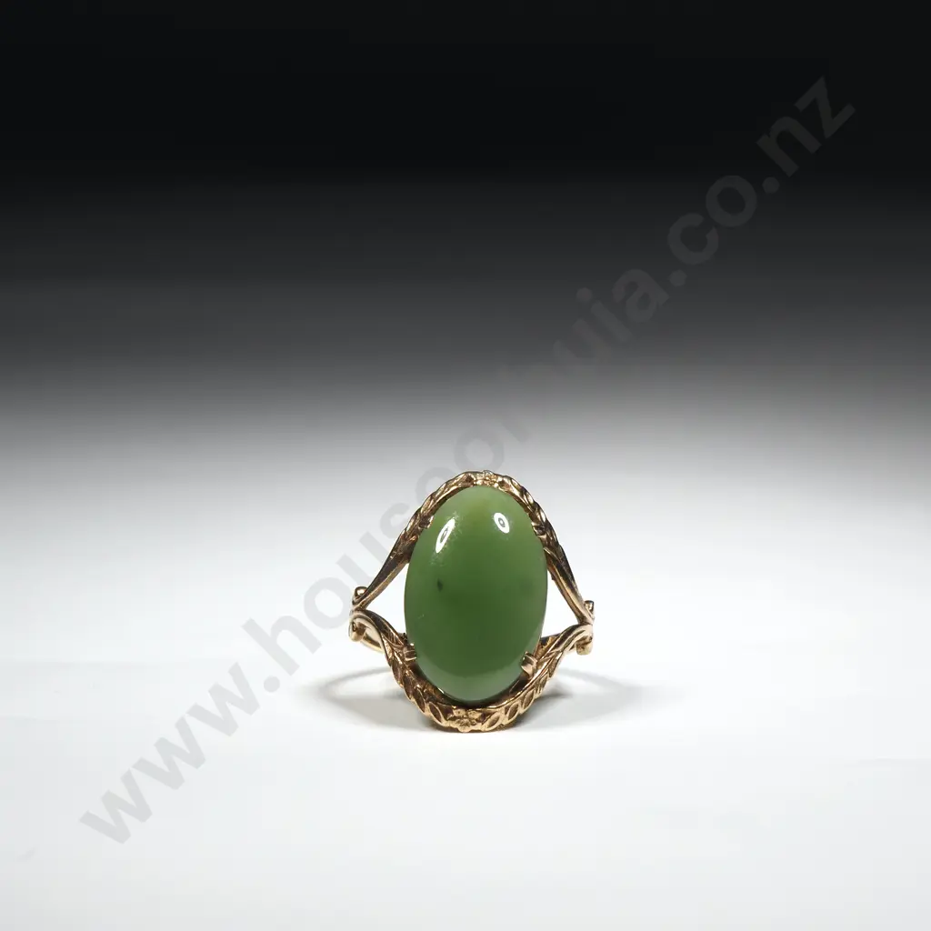 Vintage 9ct & Oval Greenstone Ring with Split Scroll Setting Image 1++