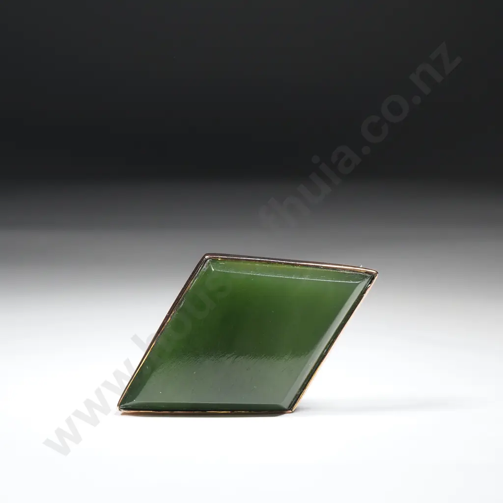 Vintage Gold & Diamond Shaped Greenstone Brooch  Image 1++