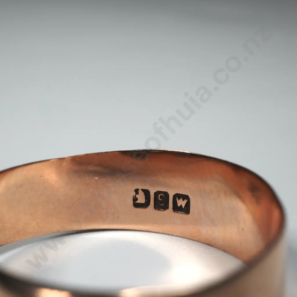 Antique 9ct Gold Ring with Assay Marks. Stone Missing Image 1++