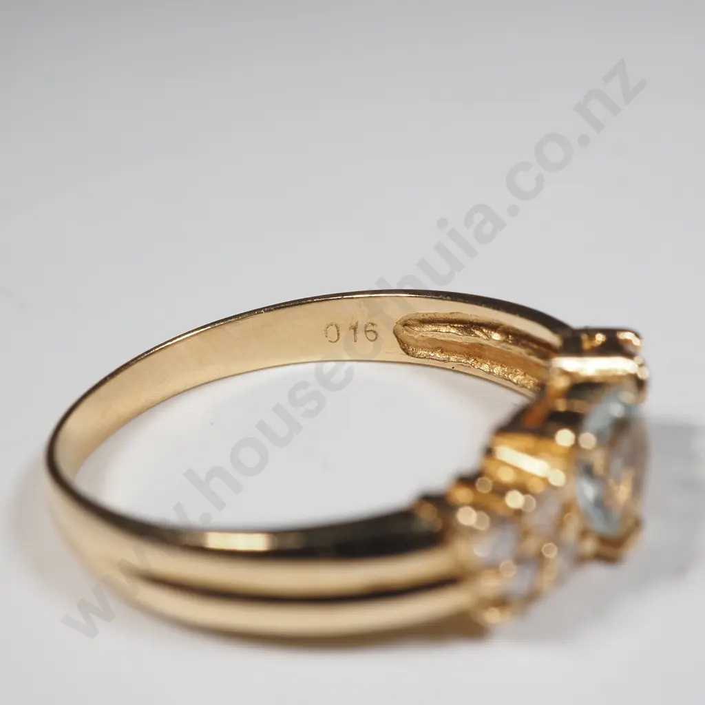 18ct Gold White & Blue Heart Gem Ring Image 1++