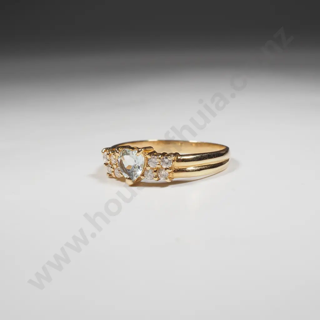 18ct Gold White & Blue Heart Gem Ring Image 1++